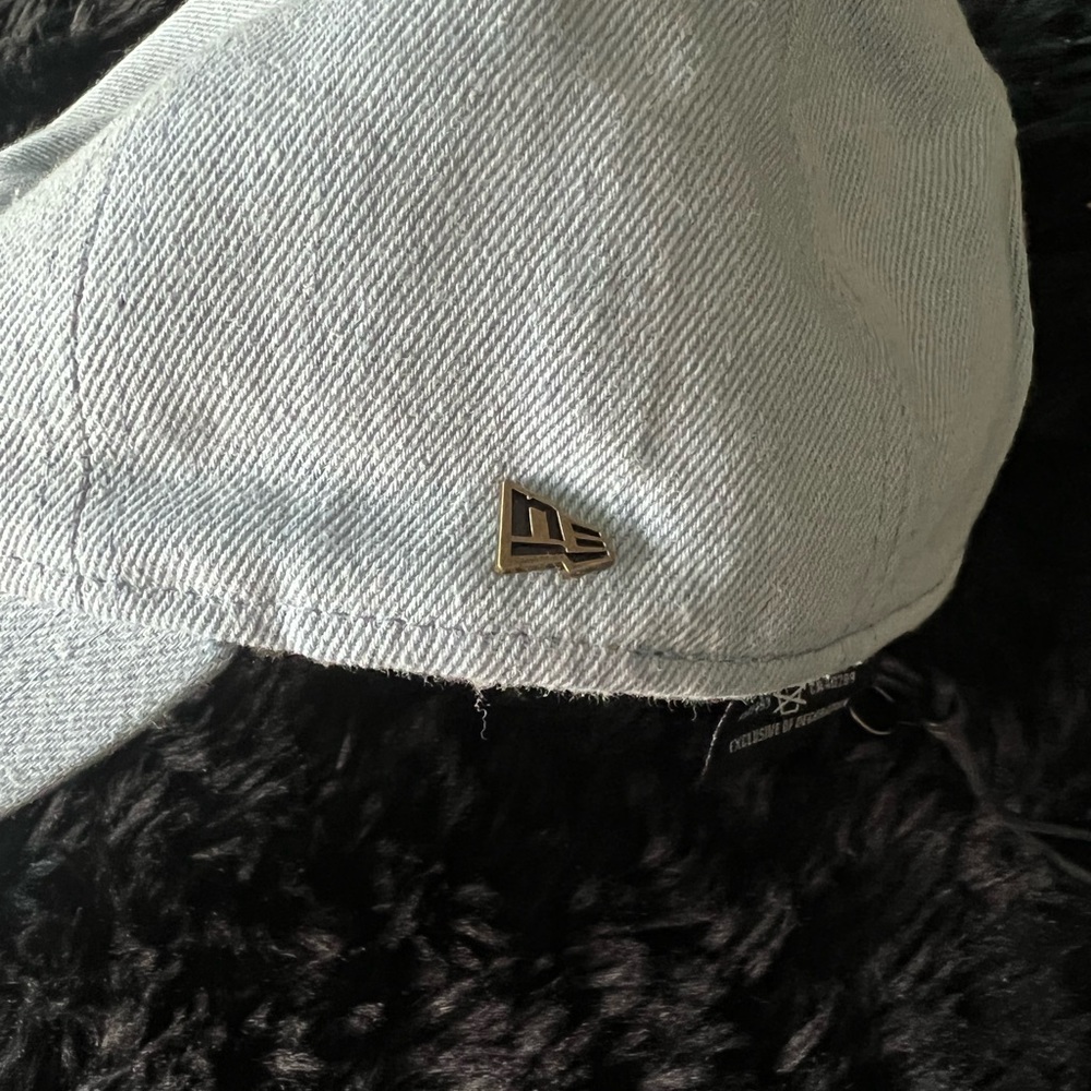 Hat - Picture 3 of 6